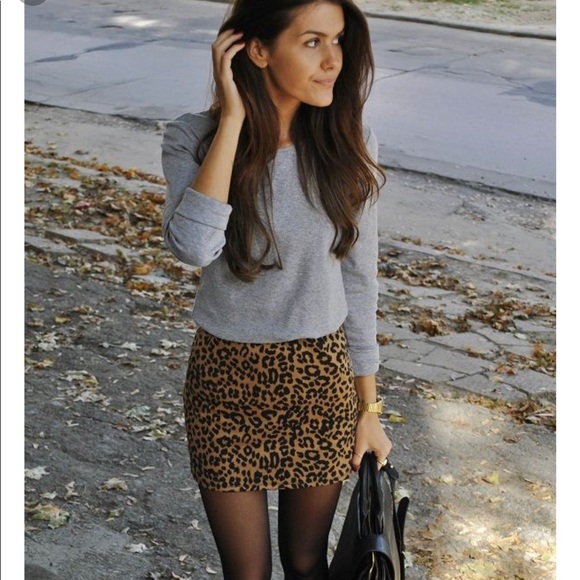 Vince Camuto Dresses & Skirts - Vince Camuto leopard print skirt